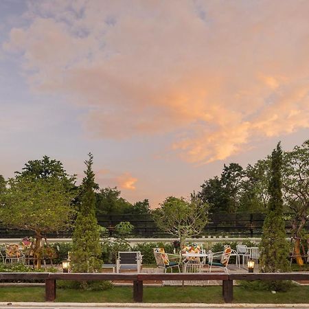 Picha Ville Resort Watthana Nakhon Exterior foto